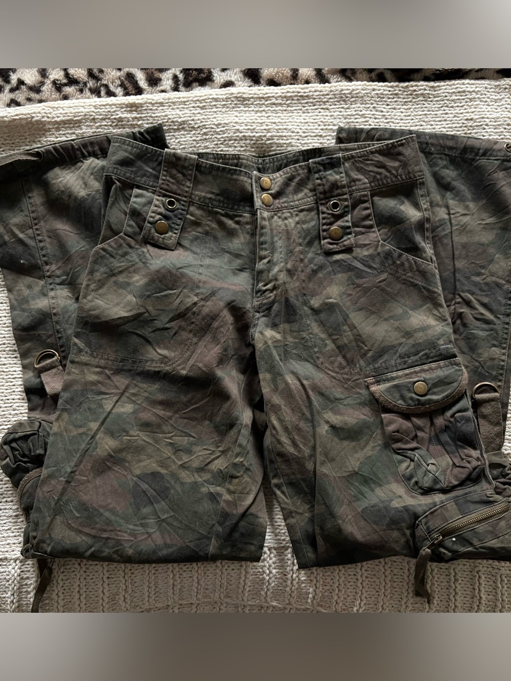 Low rise Camo Cargo Pants